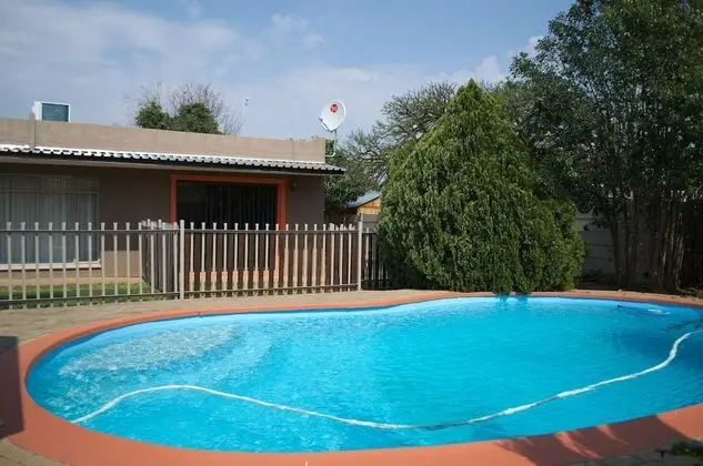 Pebble Fountain Guesthouse - Havuz