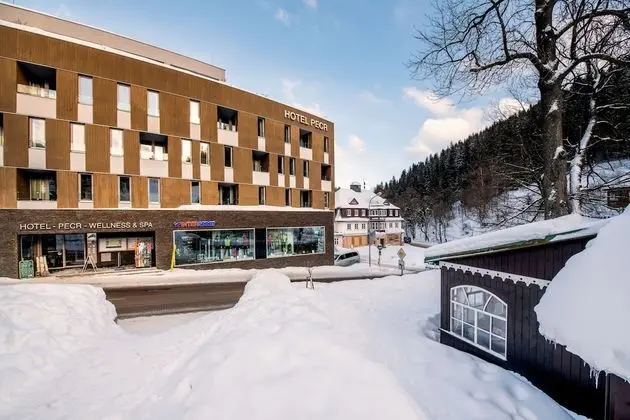 Hotel Pecr Well - Dış Mekan