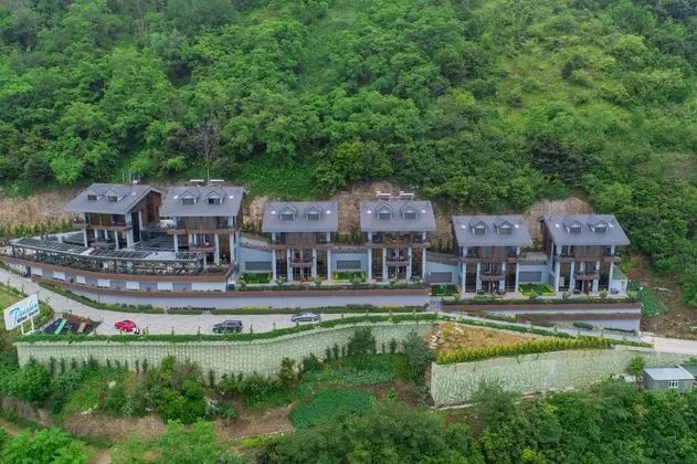 Peerless Villas Hotel