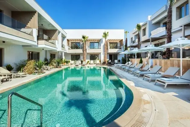 Pefki Deluxe Residences - Havuz