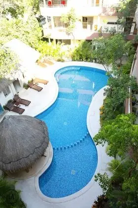 Peggy 2 BDRM apt sleeps 4 balcony - Havuz
