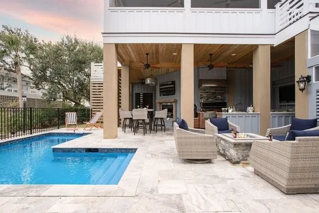 Pelican by Avantstay Stunning Beach Getaway w/ Pool & Outdoor Kitchen