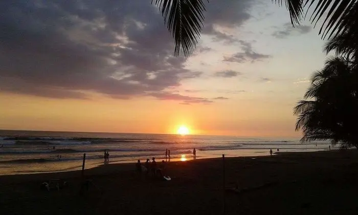 Pelican Beachfront Hotel - Plaj