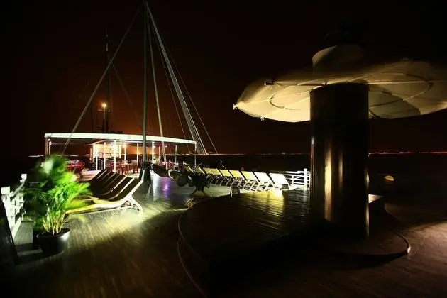 Pelican Halong Cruise - Lobi