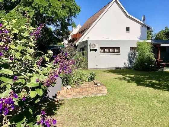Pelican Lodge