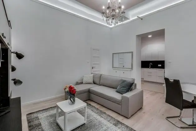 Pelicanstay at 5th District