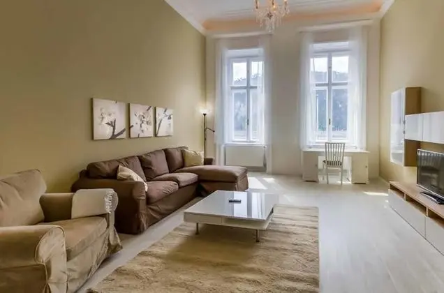 Pelicanstay at Riverside Danube