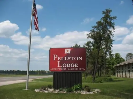 Pellston Lodge - Dış Mekan