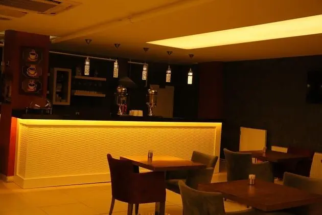 Pelora Hotel - Restoran