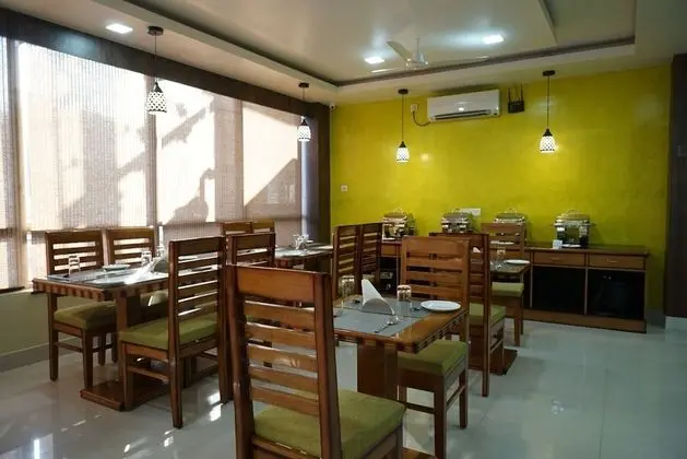 Pemaling Lords Eco Inn Guwahati - Yerinde Yemek