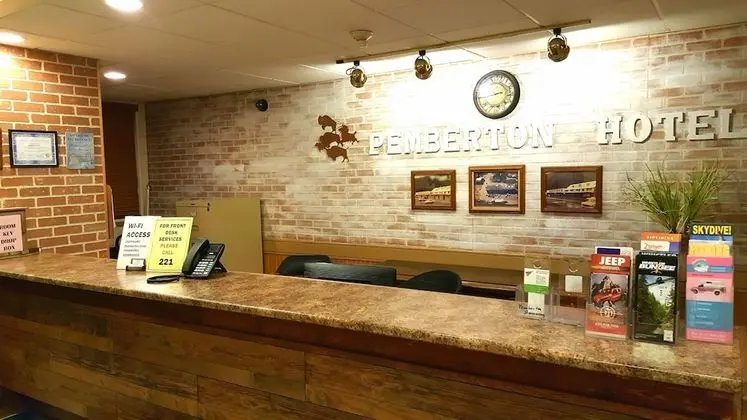 Pemberton Hotel - Lobi