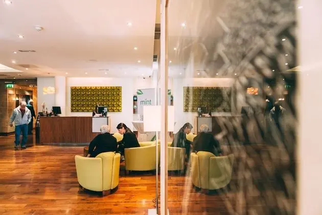Pembroke Hotel - Lobi