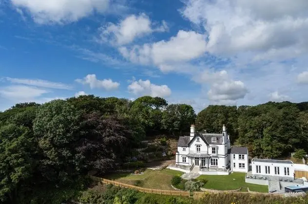 Penally Manor - Luxurious Manor House