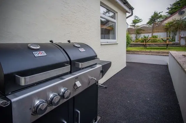 Pendeilo Villa - 5 Bedroom Holiday Home - Amroth