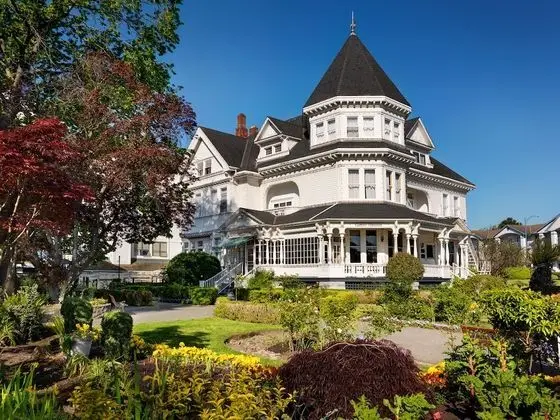 Pendray Inn & Tea House