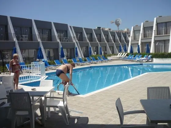 PENELOPE BEACH HOTEL APTS - Havuz