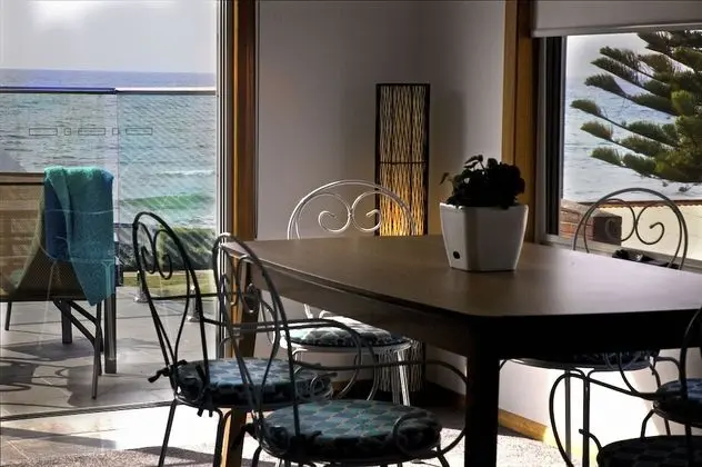 Penguin Beachfront Apartments - Oda Düzeni