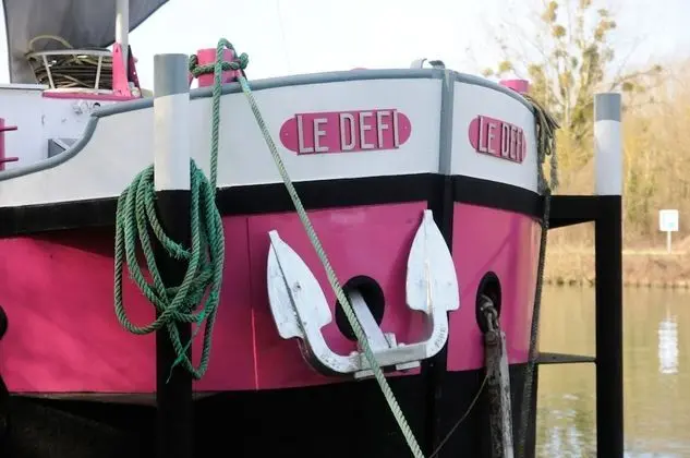 Péniche le Défi