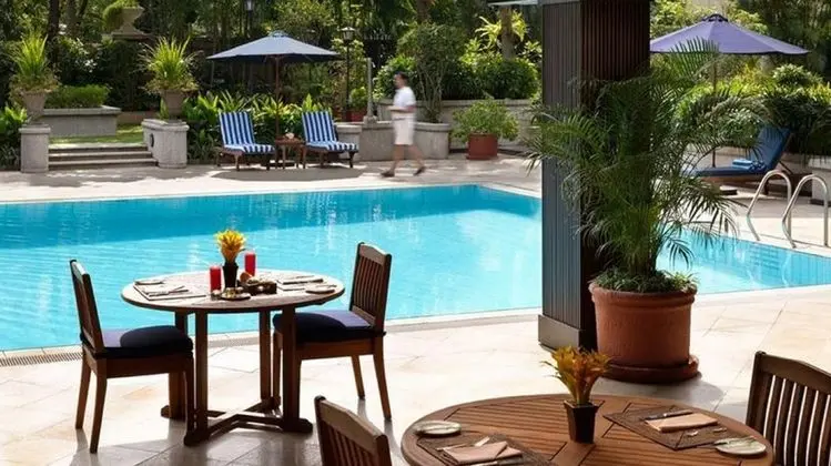 The Peninsula Manila - Havuz