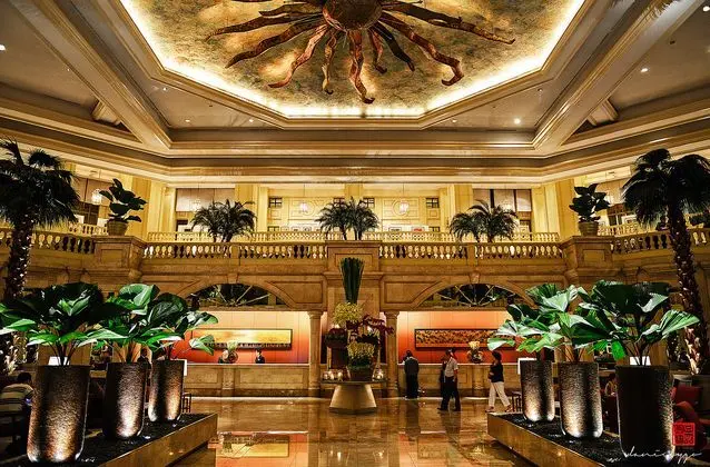 The Peninsula Manila - Lobi