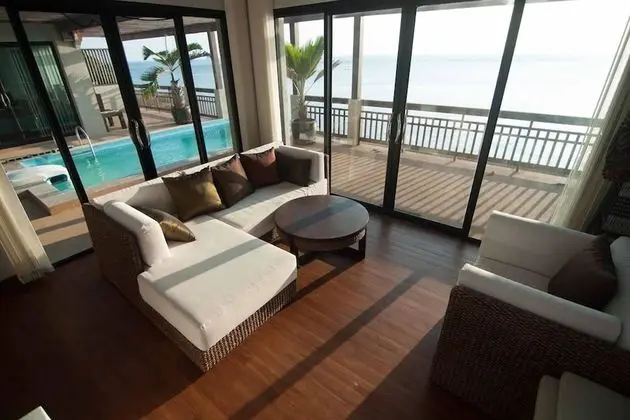 Penn Sunset Villa with Pool 10A