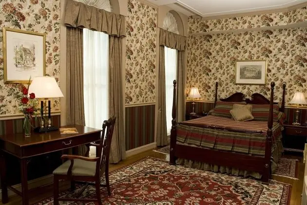 Penn's View Hotel - Oda