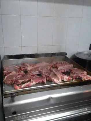 Pensión Amparo Las Hayas - Yerinde Yemek