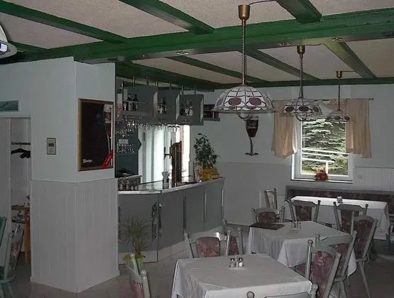 Pension & Gaststätte Zum Waldfrieden - Yerinde Yemek