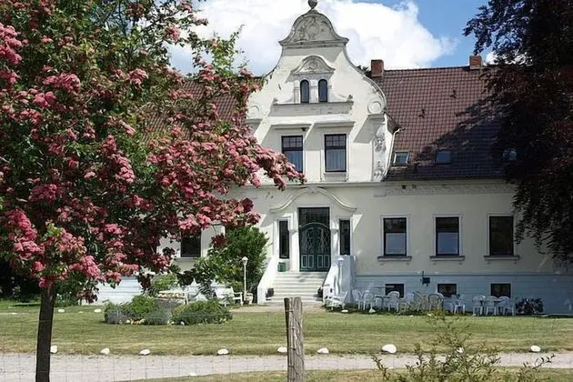 Hotel Pension Gutshaus Neu wendorf - 1