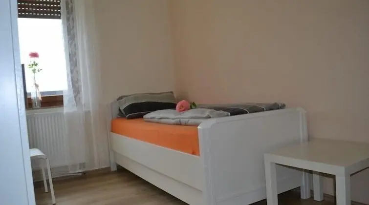 Pension Highway Hiddenhausen - Oda