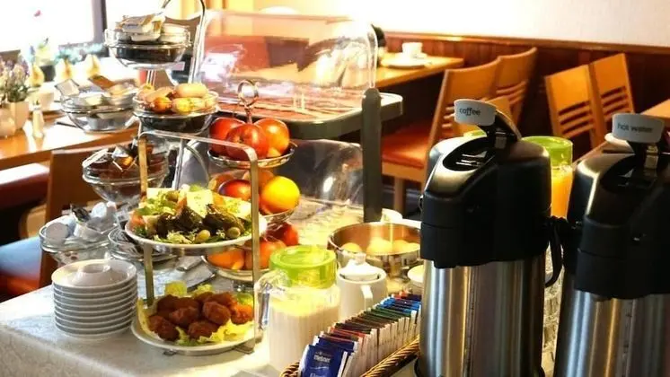 Hotel-Pension Kieler Hof - Yerinde Yemek