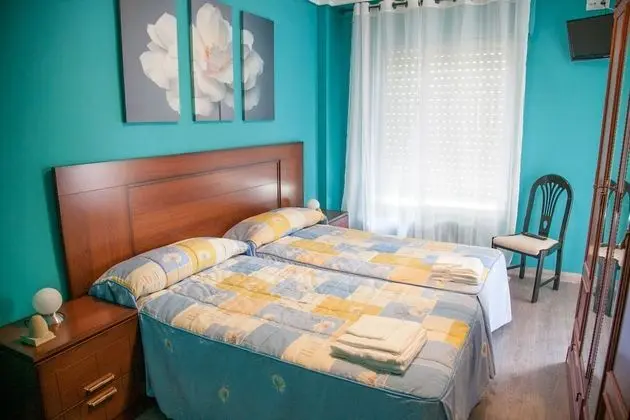 Pensión Parque Del Ebro - Adults Only