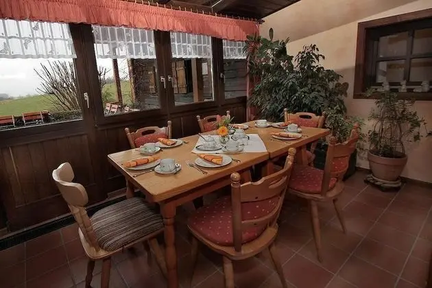 Pension St. Georg Mit Moststüberl - Yerinde Yemek