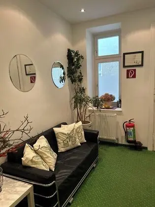 Pension Stadthalle - İç Mekan