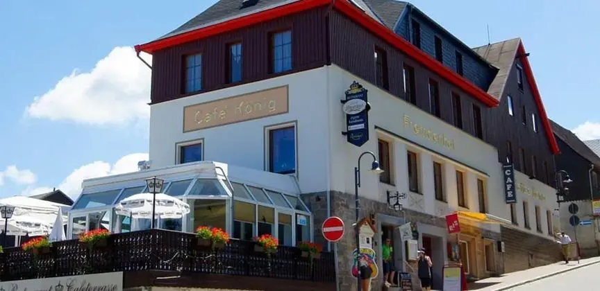 Pension und Café König - Dış Mekan
