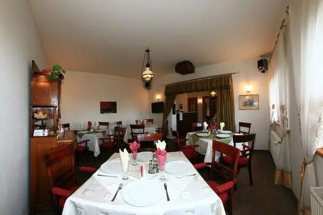 Pensiunea Casa Cranta - Yerinde Yemek