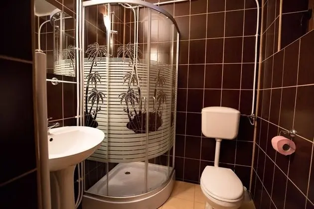 Pensiunea Flori - Banyo Tipleri