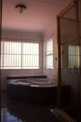 Pentagon Guesthouse - Banyo Tipleri