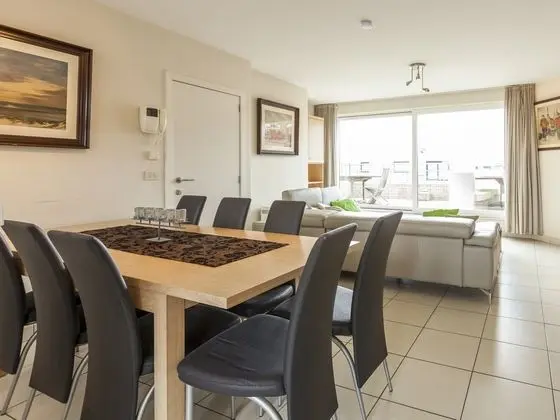 Penthouse With 2 Spacious Terraces and Sea/casino Views - Yerinde Yemek