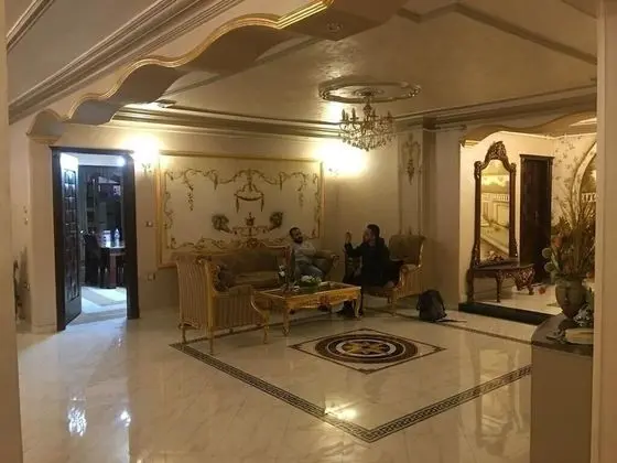 Penthouse Apartment Pyramids view - Lobi