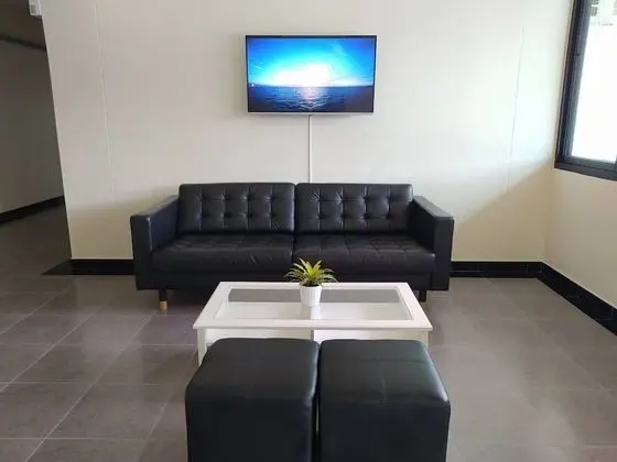 Penthouse Apartments - Lobi