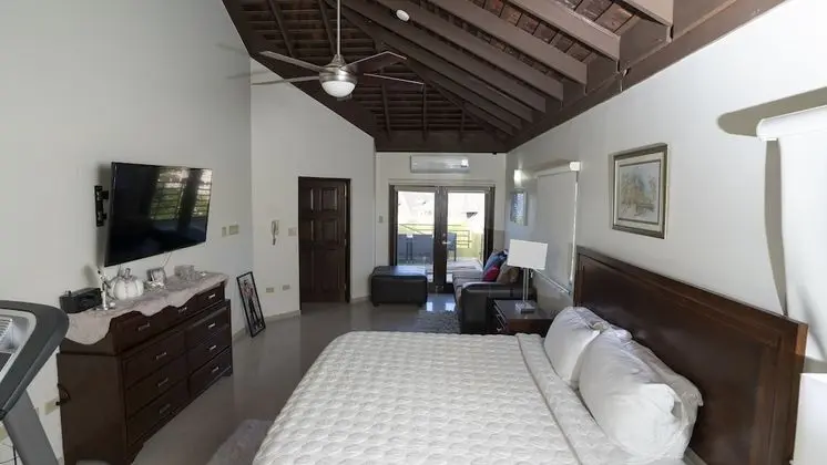 Penthouse getaway by the beach - Oda