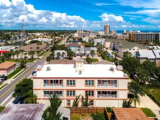 Penthouse Luxury - Exquisite Oceanside Condo - 1
