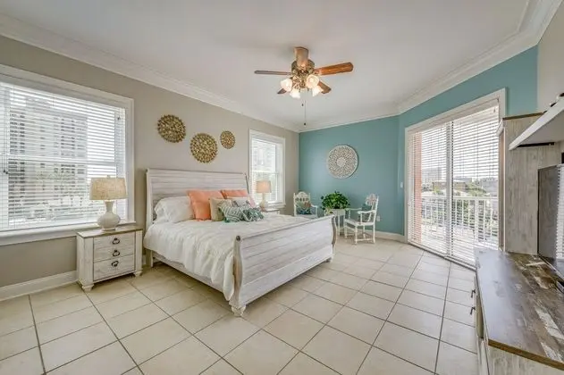 Penthouse Luxury - Exquisite Oceanside Condo - Oda