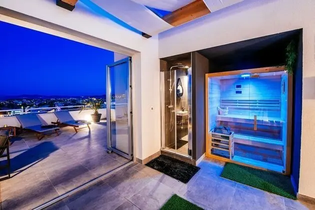 Penthouse Luxury Suite - Spa