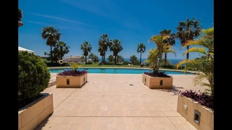 Penthouse M Reserva del Higueron 3 BEDROOMS. TRANSFER to the Beach and Train station. JACUZZI. WIFI. 2 PARKING. 2 SWIMMING POOL - Dış Mekan
