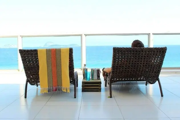Penthouse Overlooking the Beach in Ipanema Cavirio Vsc1