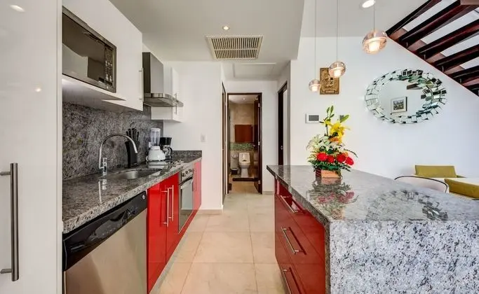 Penthouse Skyline 2BR 2BathR & Balconies - Mutfak