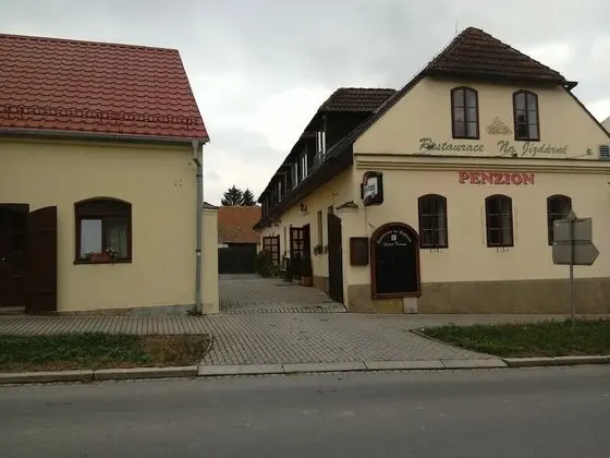 Penzion a Restaurace Na Jízdárně - Dış Mekan