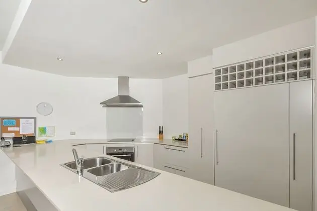 Peponi 4 - Beachfront Apartment - Mutfak